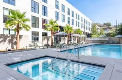 Brand New 1 Bedroom Apartment In First Class Location